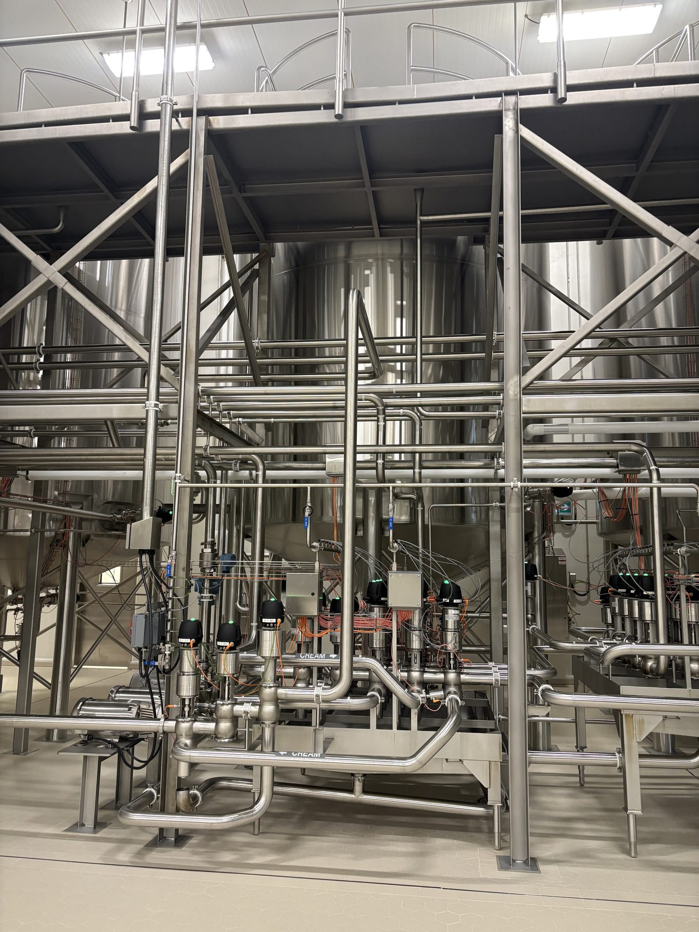 Installation de réservoirs sanitaires en acier inoxydable par KG INOX